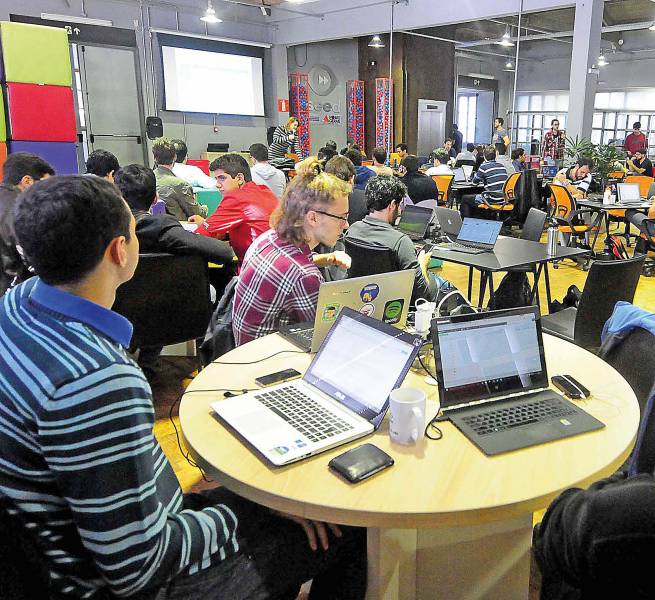 Projeto que regulamenta setor de startups avança na ALMG