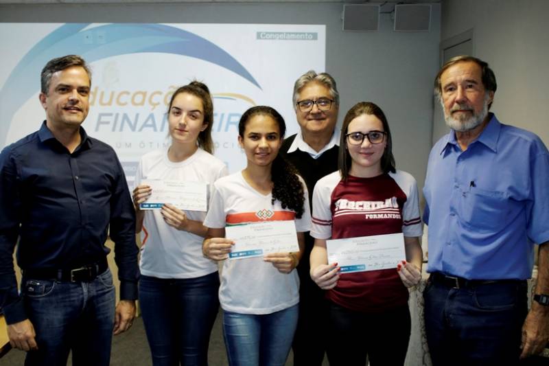 Entidades promovem entrega de premiação dos vencedores do Concurso de Redação sobre Educação Financeira