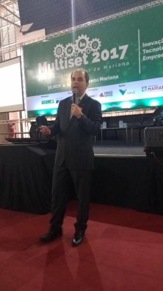 Presidente da Federaminas na Feira Multissetorial em Mariana