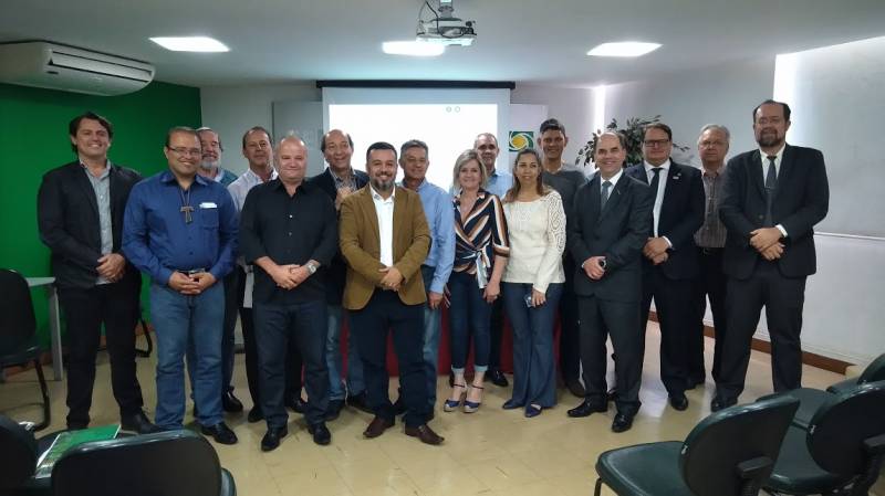 Diretoria da Federaminas discute assuntos de interesse das ACEs