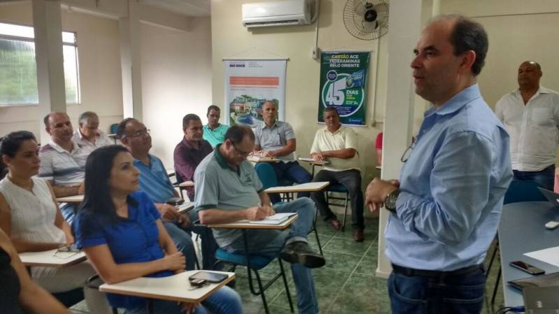 Parolini participa de reunião sobre o Pró-Município em Belo Oriente