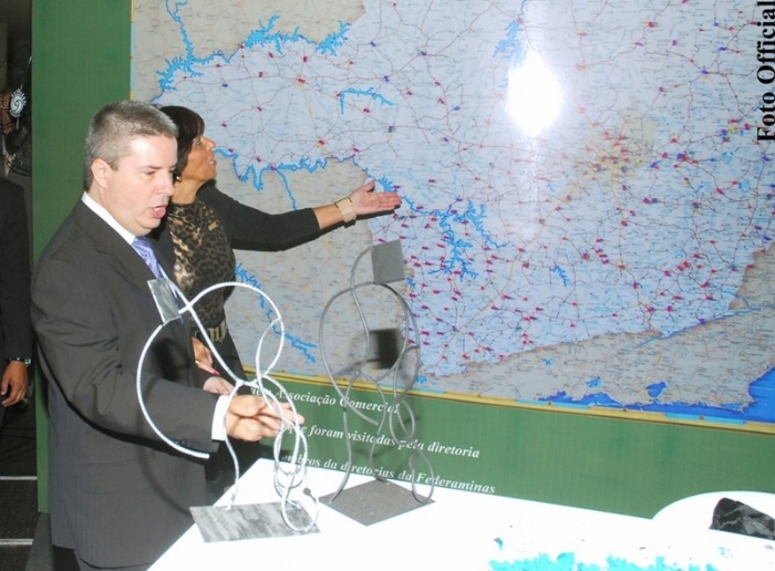 Governador Anastasia visita o estande da Federaminas no Salão Mineiro do Turismo