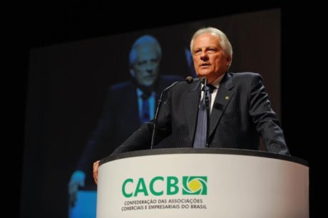 Confederação pede a candidatos que controlem os gastos públicos
