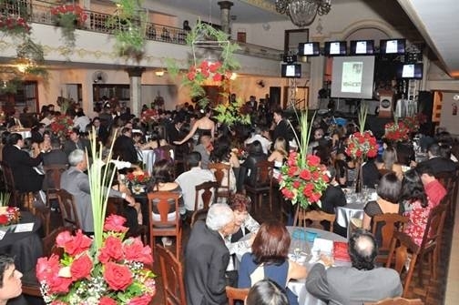 Mérito Empresarial homenageia empresas de destaque em Ponte Nova