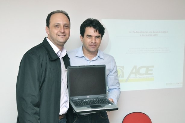 Federaminas doa notebooks a Regionais