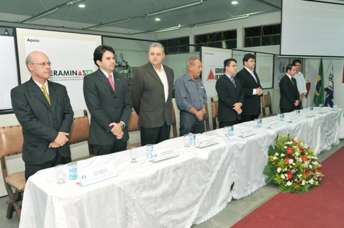 AC de Jacutinga homenageia Wander Luis