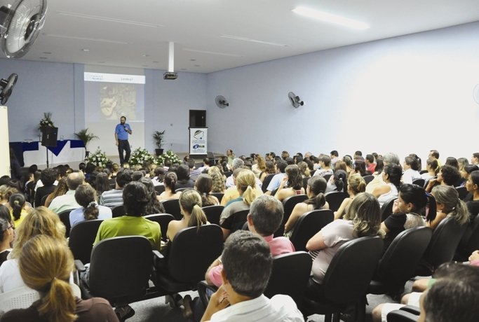 AC de Carmópolis de Minas inaugura auditório