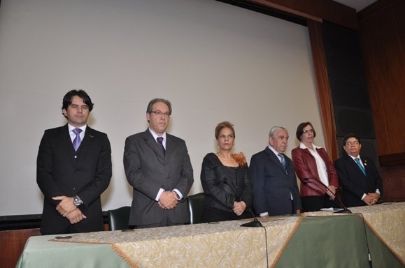 De portas abertas para a conciliação