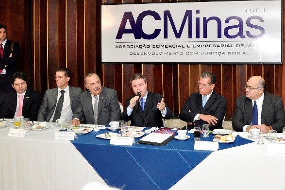 Presidente Wander Luis em evento com o governador do Estado na ACMinas