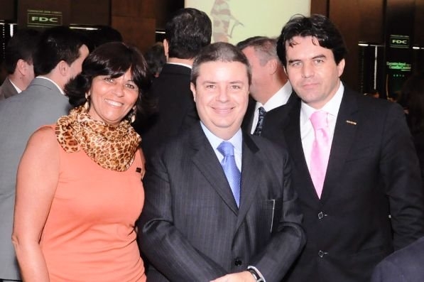 Presidente Wander Luis com Anastasia em evento da Fundação Dom Cabral