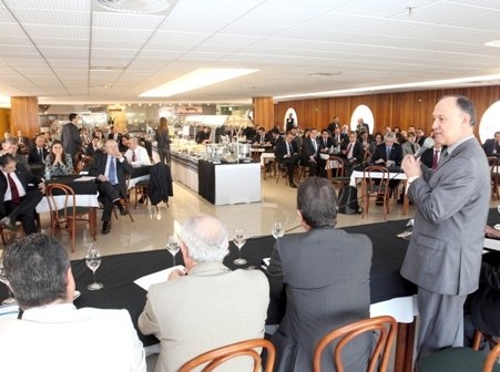 Presidente Wander Luis participa de café da manhã da Frente Parlamentar da Micro e Pequena Empresa