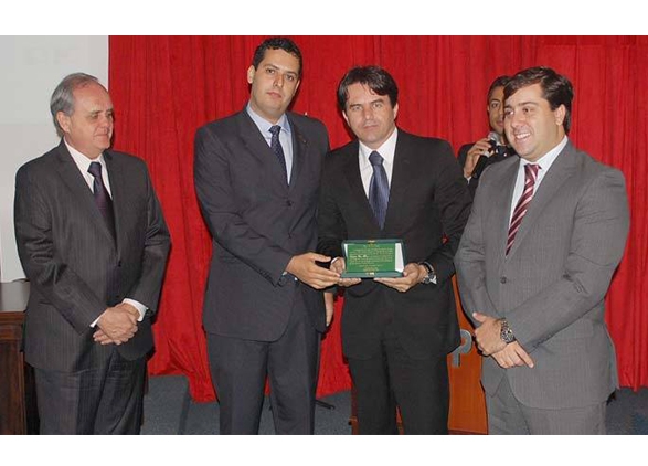 Presidente Wander Luis é homenageado em solenidade que marca 55 anos da federada de Patos de Minas