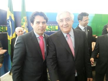 Wander Luis prestigia posse em Brasília
