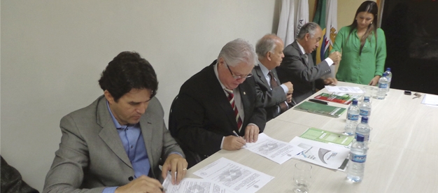 Federaminas e CRA assinam acordo