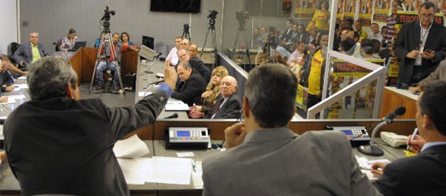 Federaminas em debate sobre terceirização