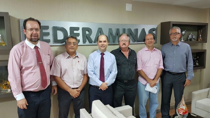 Empresários de Santa Luzia visitam sede da Federaminas